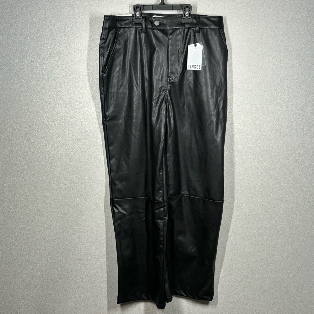 Tinsel Sleek Faux Black Leather Straight Leg Pants Women’s Size 14 Petite
